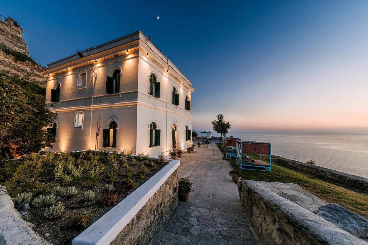 Faro Punta Imperatore Forio  Exterior photo